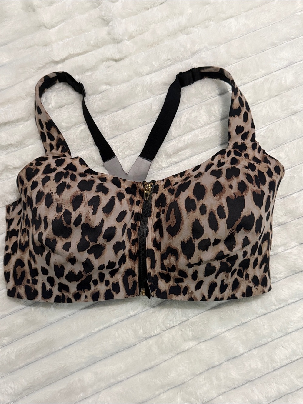 Victoria’s Secret Knockout Front Close Sports Bra Leopard Print 38DDD